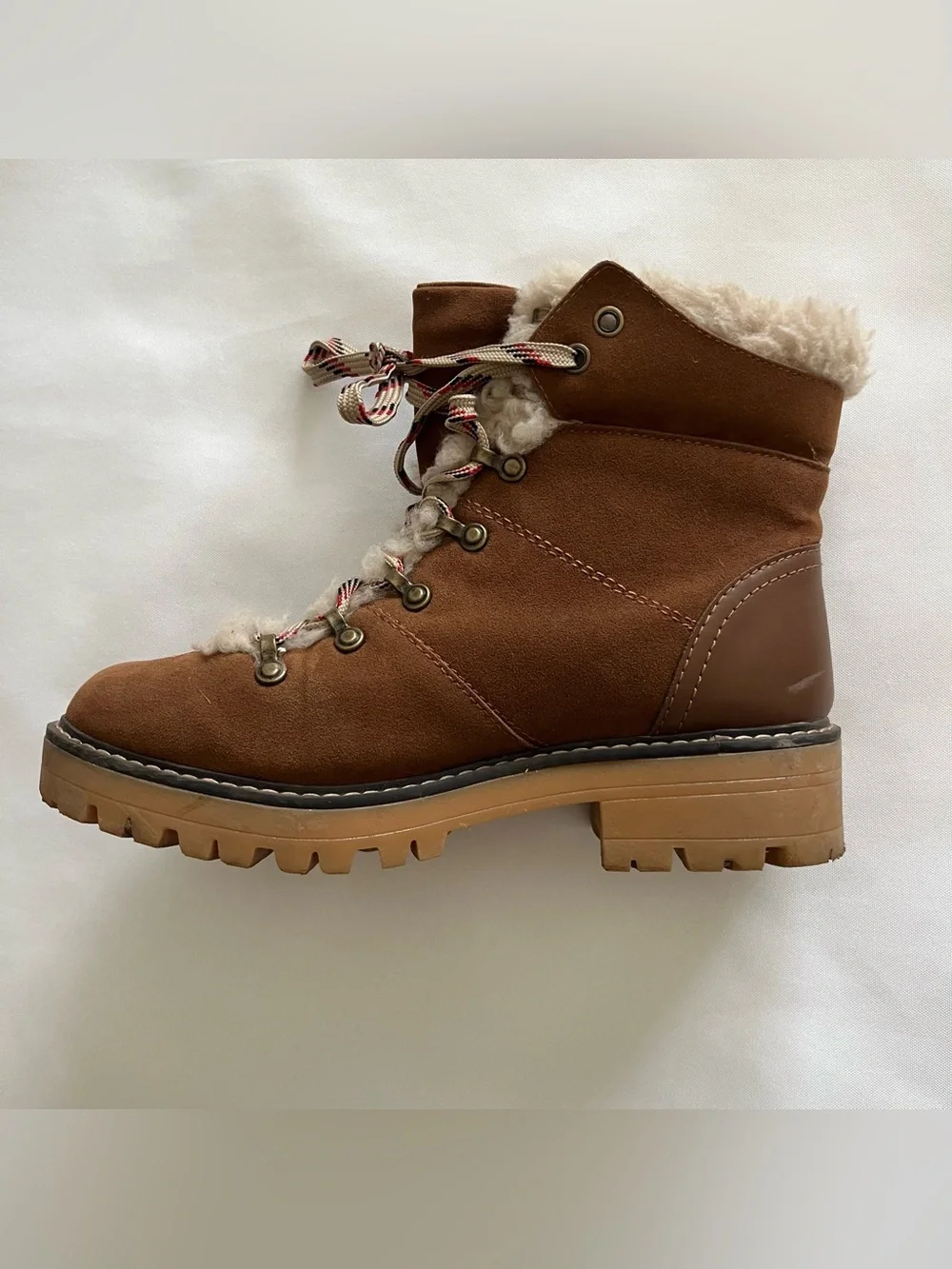 Time and Tru Cozy Lace Up Hiking Faux Shearling Trim Brown Suede Boots Size 8W